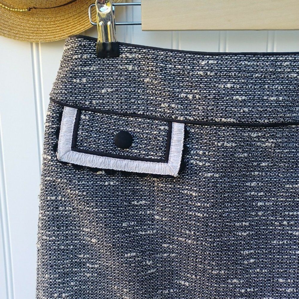 Nanette Lepore Pencil Skirt Size 6 Black White Tweed Kick Pleats Retro Wiggle - Picture 2 of 10